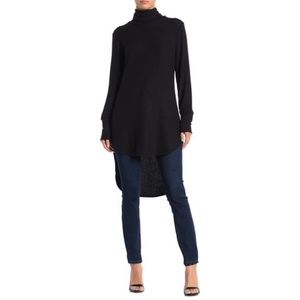 GO COUTURE Turtleneck High-Low Tunic Sweater in Black Size Medium